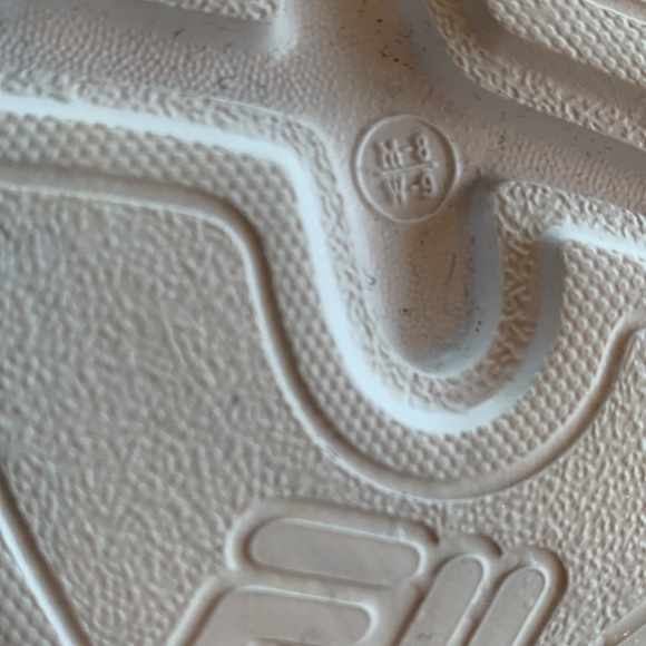 Fila slides - Picture 5 of 5